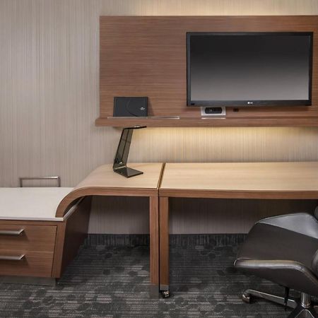 Courtyard By Marriott New York Queens, Jamaica エクステリア 写真