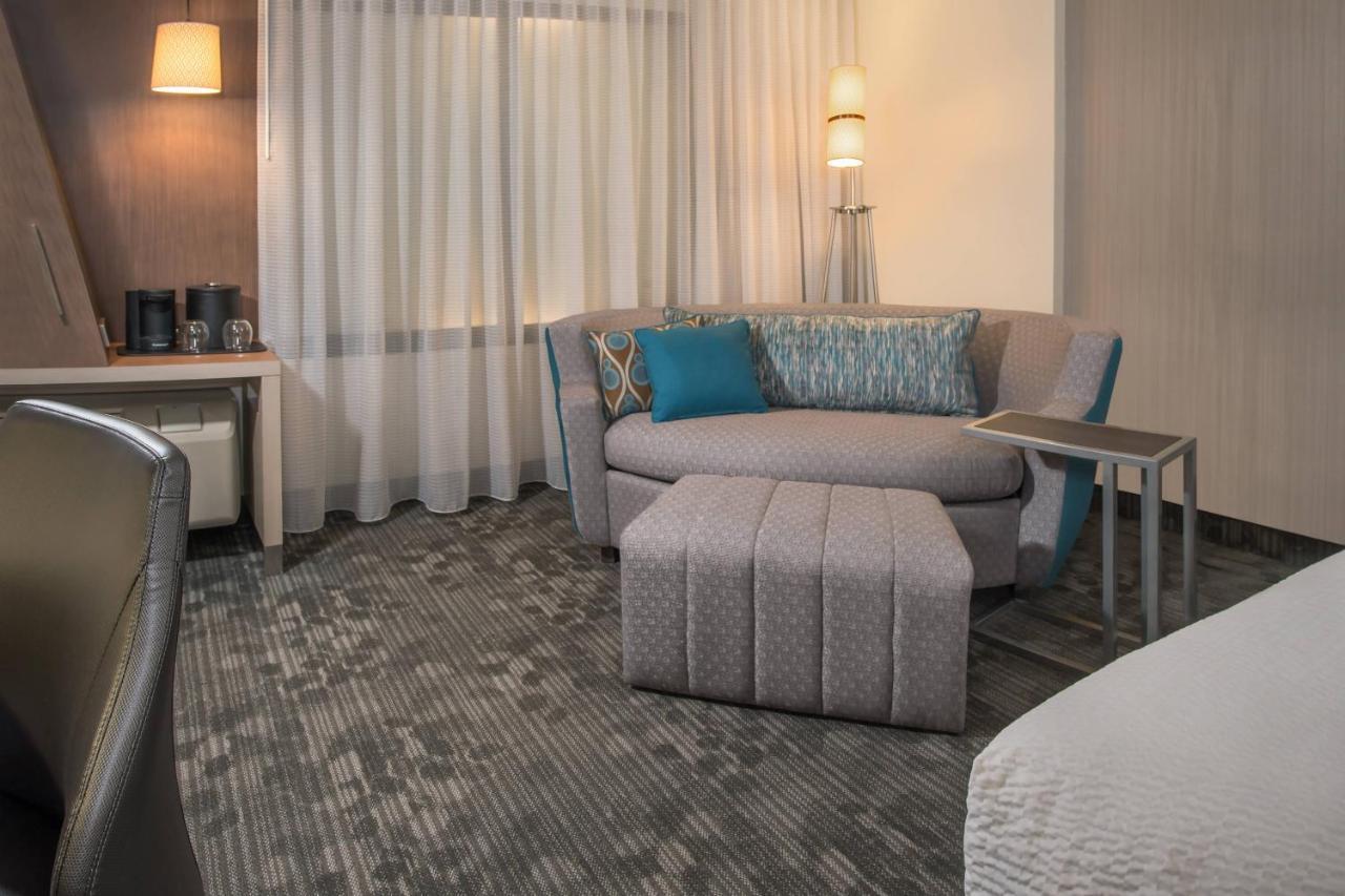 Courtyard By Marriott New York Queens, Jamaica エクステリア 写真