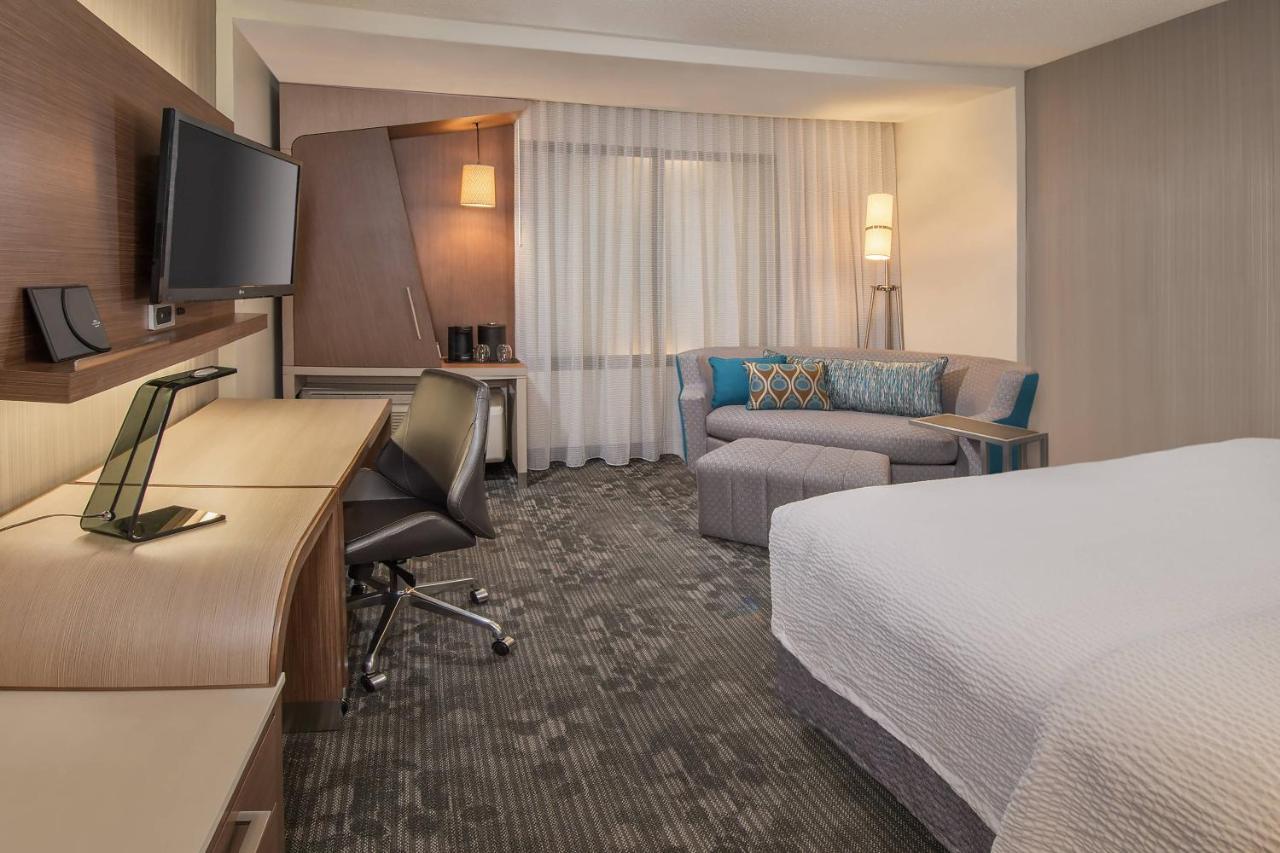 Courtyard By Marriott New York Queens, Jamaica エクステリア 写真